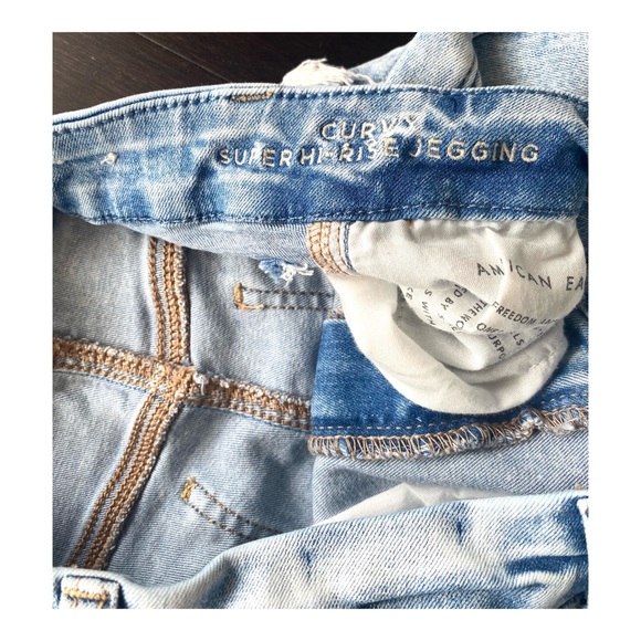 Curvy Super Hi-Rise Distressed Jegging - Picture 9 of 9